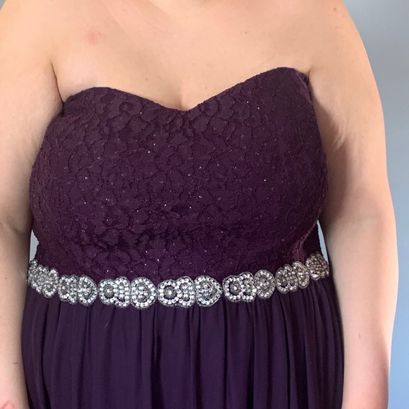 NWOT David’s bridal, purple lace gown ,22 - Picture 4 of 11